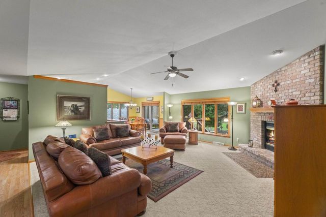 506 E Rossman STREET, Hartford, WI 53027