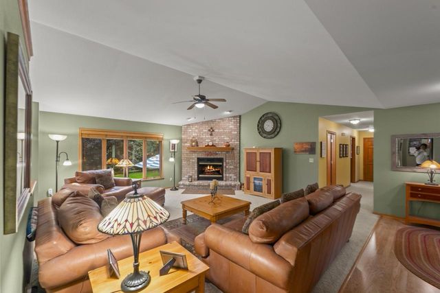 506 E Rossman STREET, Hartford, WI 53027