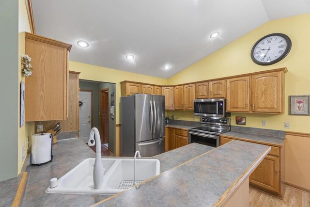 506 E Rossman STREET, Hartford, WI 53027