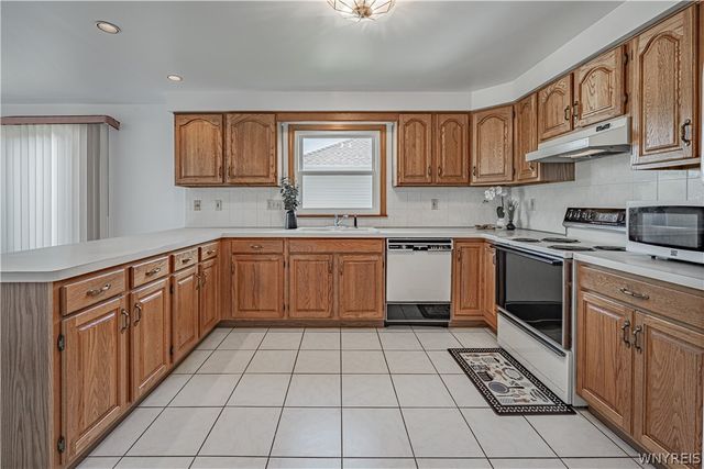 6926 Rebecca Drive, Wheatfield, NY 14304
