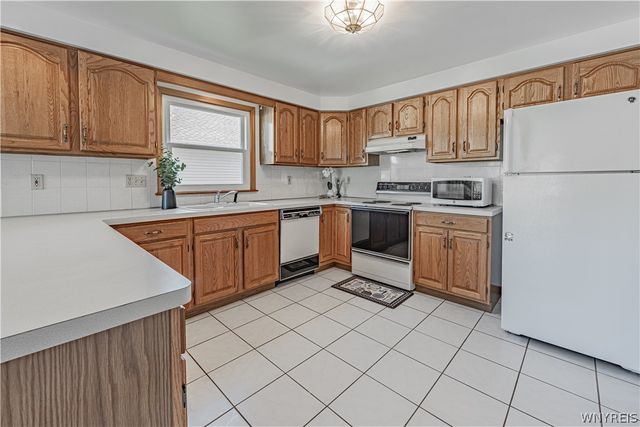 6926 Rebecca Drive, Wheatfield, NY 14304
