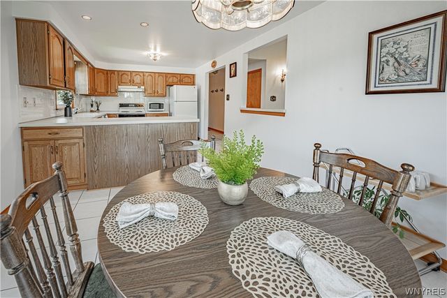6926 Rebecca Drive, Wheatfield, NY 14304