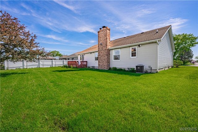 6926 Rebecca Drive, Wheatfield, NY 14304