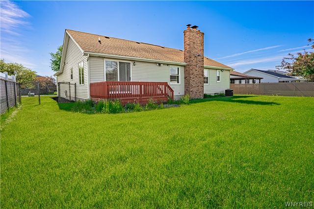 6926 Rebecca Drive, Wheatfield, NY 14304