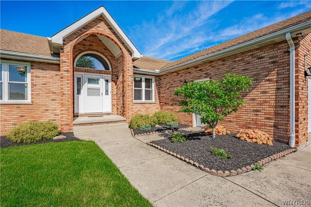 6926 Rebecca Drive, Wheatfield, NY 14304