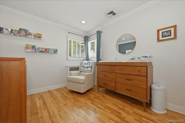 648 Dogwood Avenue, Franklin Square, NY 11010