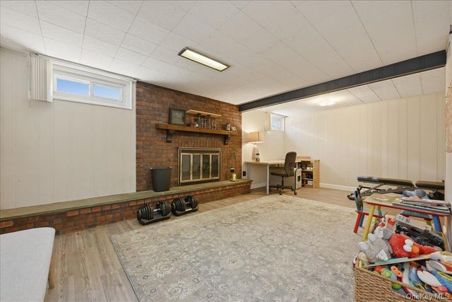 648 Dogwood Avenue, Franklin Square, NY 11010