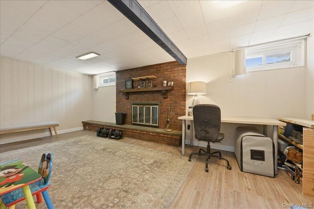 648 Dogwood Avenue, Franklin Square, NY 11010