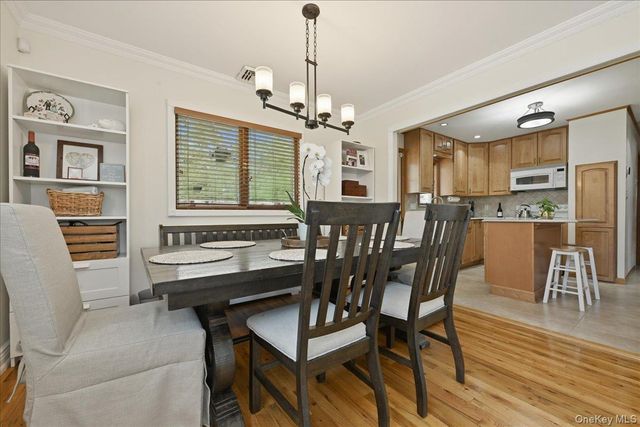 648 Dogwood Avenue, Franklin Square, NY 11010