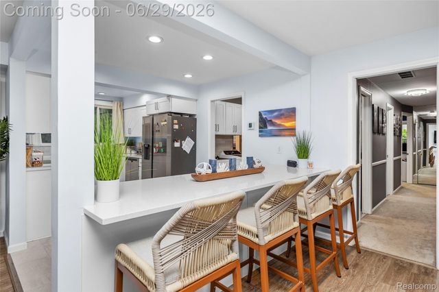 6085 Worlington Road, Bloomfield Hills, MI 48301