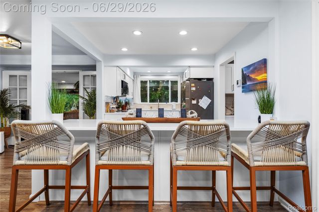 6085 Worlington Road, Bloomfield Hills, MI 48301