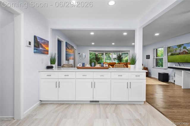 6085 Worlington Road, Bloomfield Hills, MI 48301