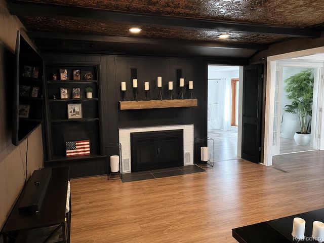 6085 Worlington Road, Bloomfield Hills, MI 48301