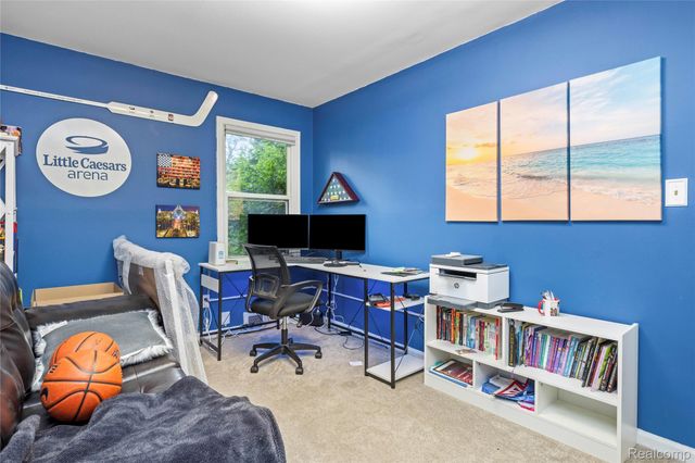6085 Worlington Road, Bloomfield Hills, MI 48301