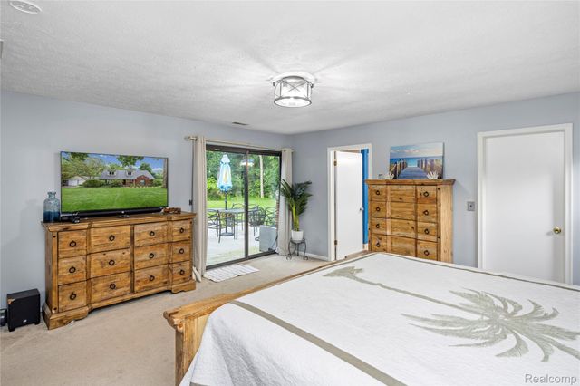 6085 Worlington Road, Bloomfield Hills, MI 48301