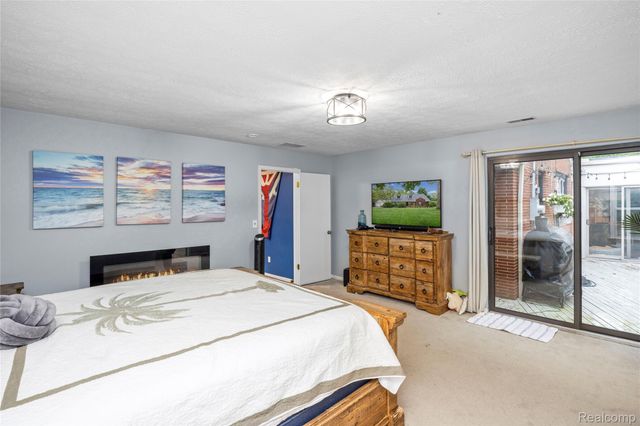 6085 Worlington Road, Bloomfield Hills, MI 48301