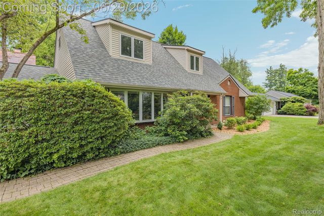 6085 Worlington Road, Bloomfield Hills, MI 48301