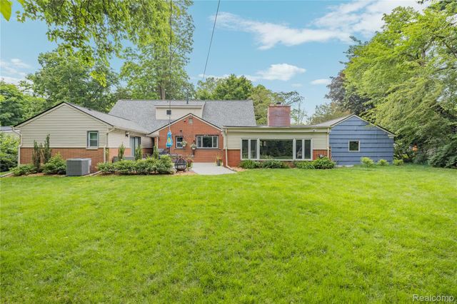 6085 Worlington Road, Bloomfield Hills, MI 48301