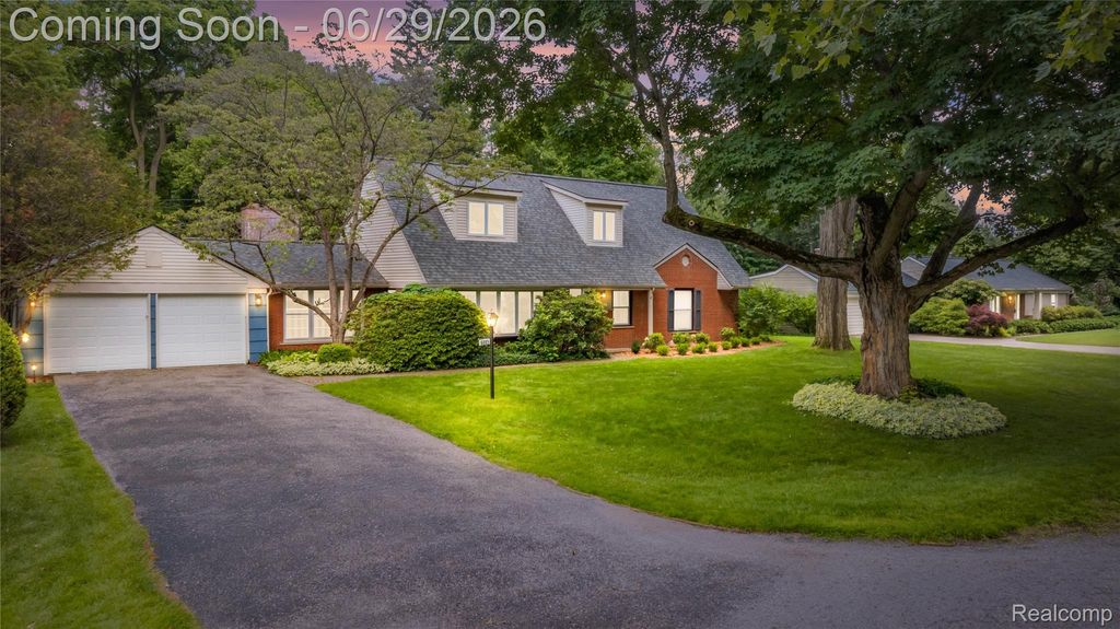 6085 Worlington Road, Bloomfield Hills, MI 48301