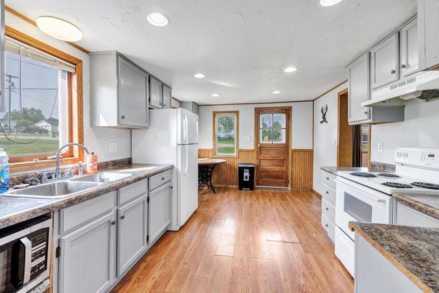 W1570 COUNTY ROAD C, Pulaski, WI 54162