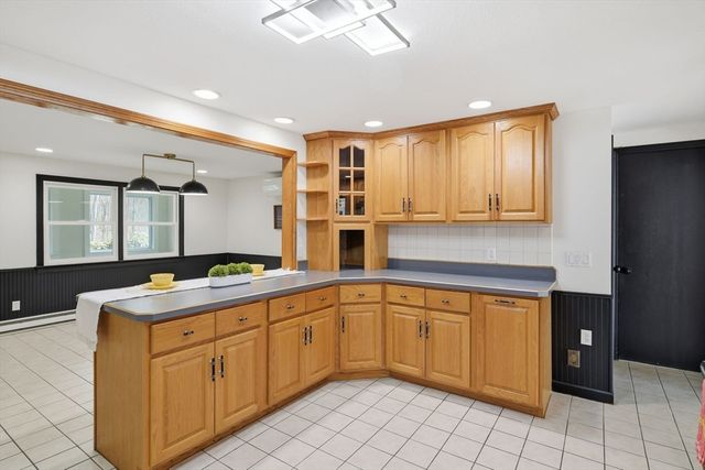 235 Vineland Ave, East Longmeadow, MA 01028