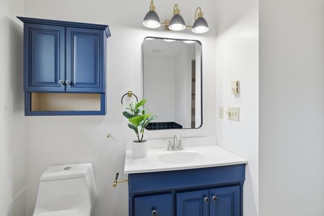 235 Vineland Ave, East Longmeadow, MA 01028