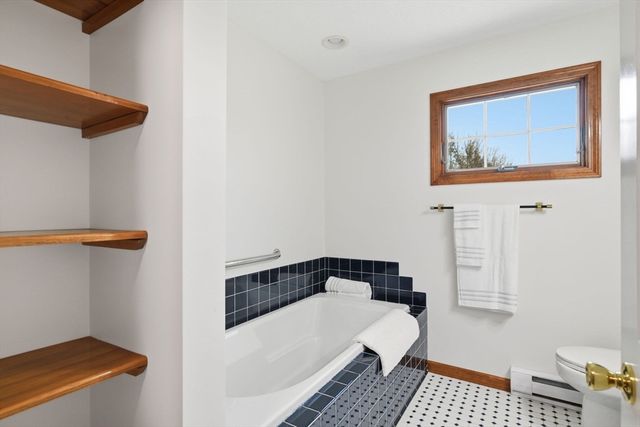 235 Vineland Ave, East Longmeadow, MA 01028