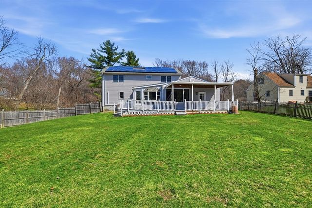 235 Vineland Ave, East Longmeadow, MA 01028