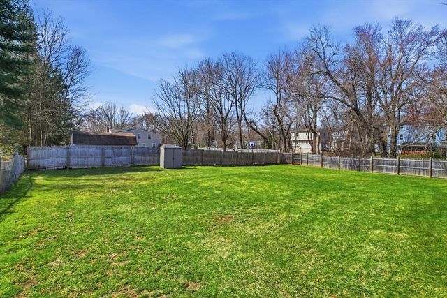 235 Vineland Ave, East Longmeadow, MA 01028