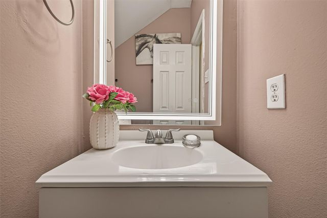 6027 Shadow Isle Lane, Houston, TX 77084