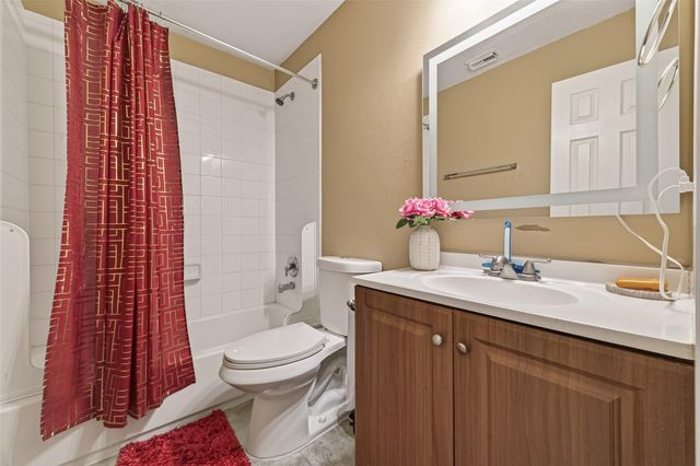 6027 Shadow Isle Lane, Houston, TX 77084