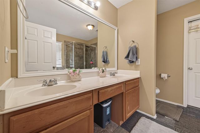 6027 Shadow Isle Lane, Houston, TX 77084