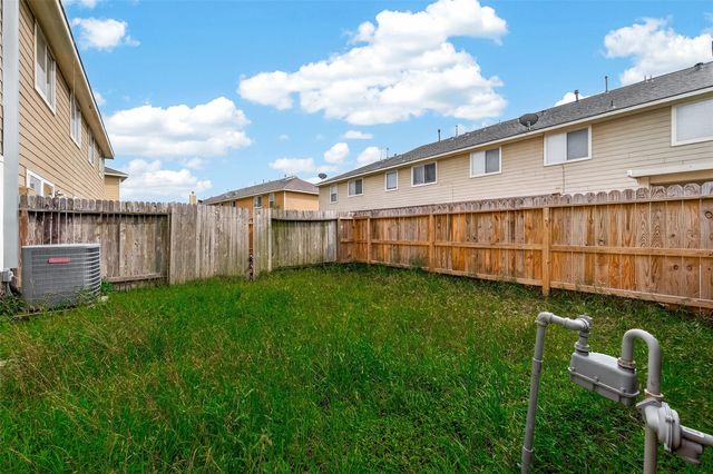 6027 Shadow Isle Lane, Houston, TX 77084