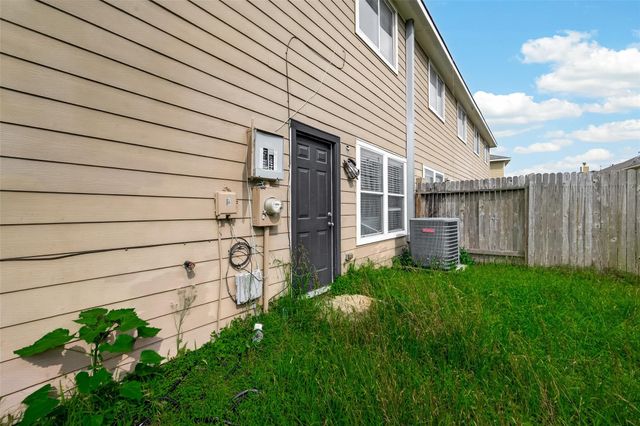 6027 Shadow Isle Lane, Houston, TX 77084