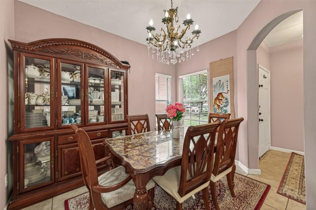 6027 Shadow Isle Lane, Houston, TX 77084