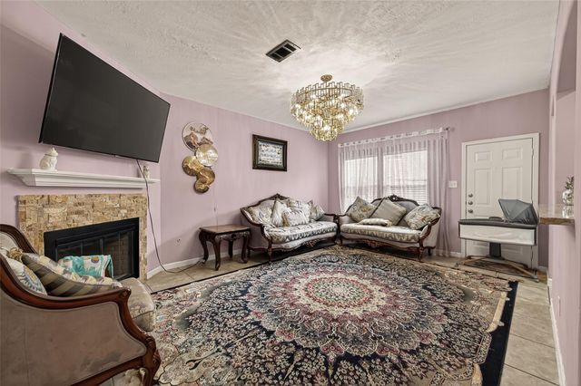 6027 Shadow Isle Lane, Houston, TX 77084