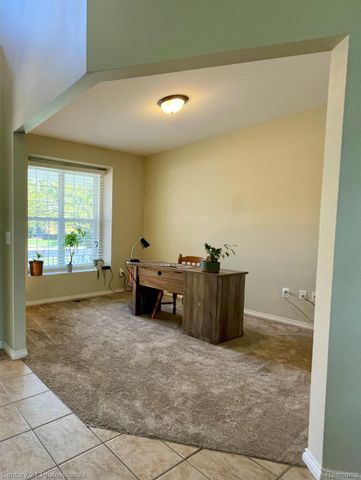 778 W Peninsula Court, Oxford Charter Township, MI 48371