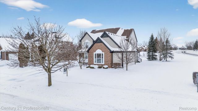 778 W Peninsula Court, Oxford Charter Township, MI 48371