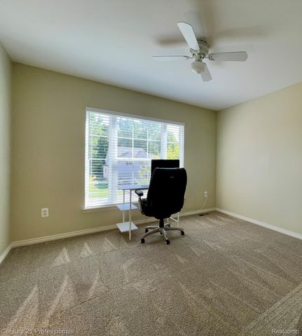 778 W Peninsula Court, Oxford Charter Township, MI 48371