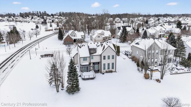 778 W Peninsula Court, Oxford Charter Township, MI 48371