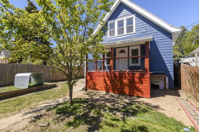 3328 9TH STREET, Milwaukee, WI 53215
