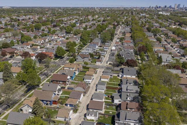 3328 9TH STREET, Milwaukee, WI 53215