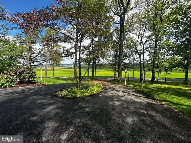 105 NORTHVIEW RD, Lititz, PA 17543
