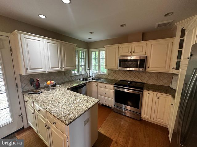 105 NORTHVIEW RD, Lititz, PA 17543