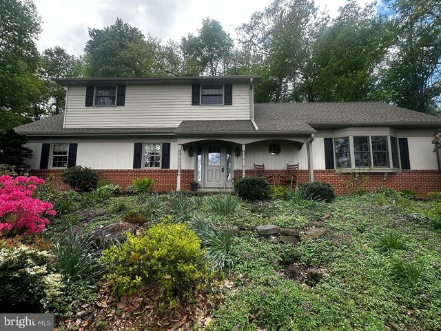 105 NORTHVIEW RD, Lititz, PA 17543