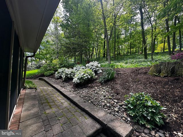 105 NORTHVIEW RD, Lititz, PA 17543
