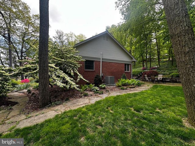 105 NORTHVIEW RD, Lititz, PA 17543