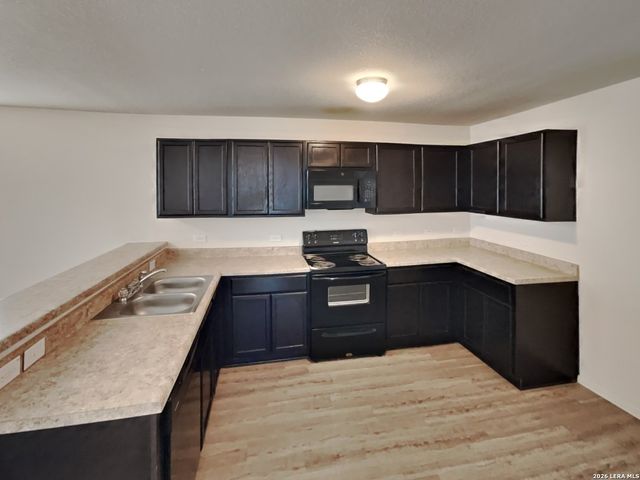 9535 Apple Ridge, San Antonio, TX 78239