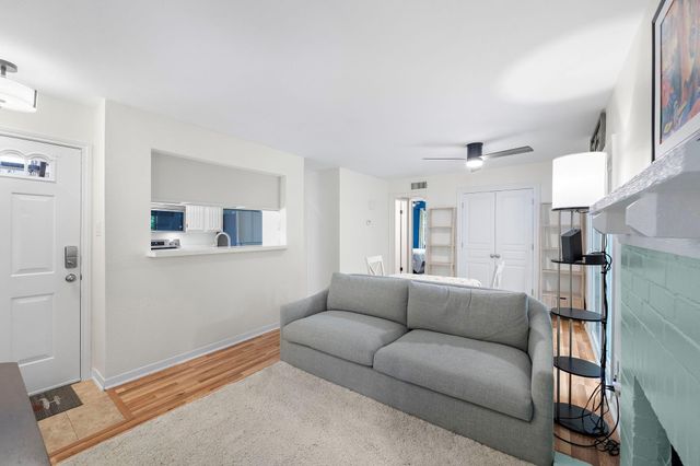 3500 Tangle Brush Drive 28, The Woodlands, TX 77381