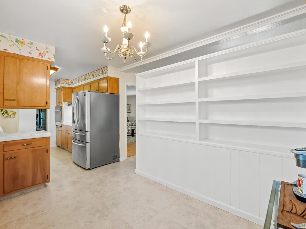 Image 14 of property listing at 1486 W Roberts Avenue, Fresno, CA 93711